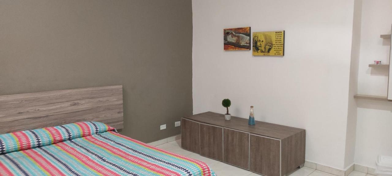 Hostal Komfort Medellín Exteriör bild