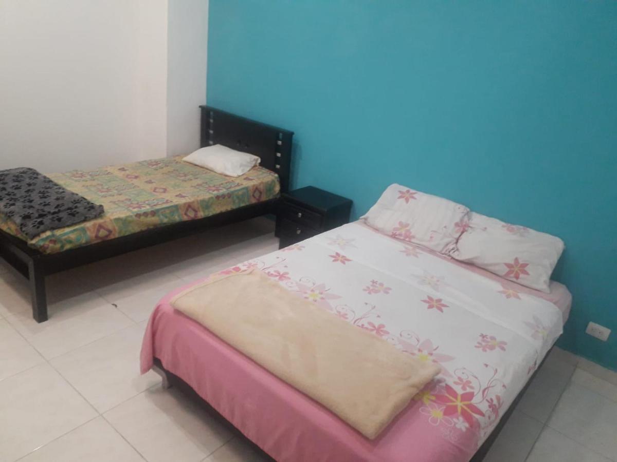 Hostal Komfort Medellín Exteriör bild