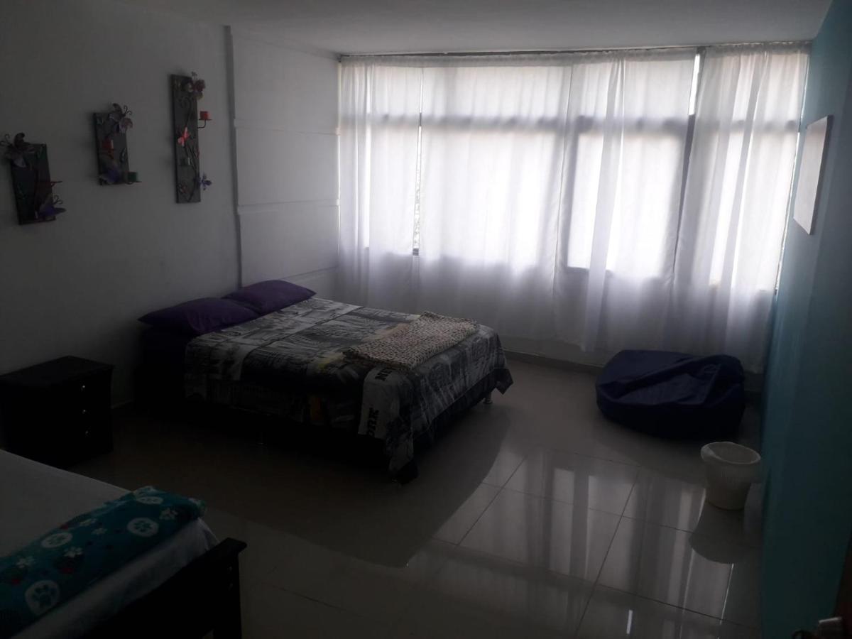 Hostal Komfort Medellín Exteriör bild