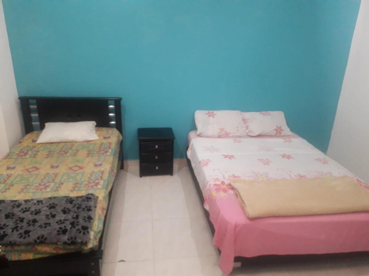 Hostal Komfort Medellín Exteriör bild