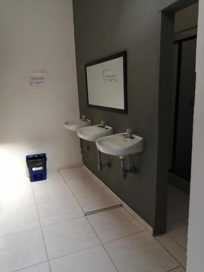 Hostal Komfort Medellín Exteriör bild